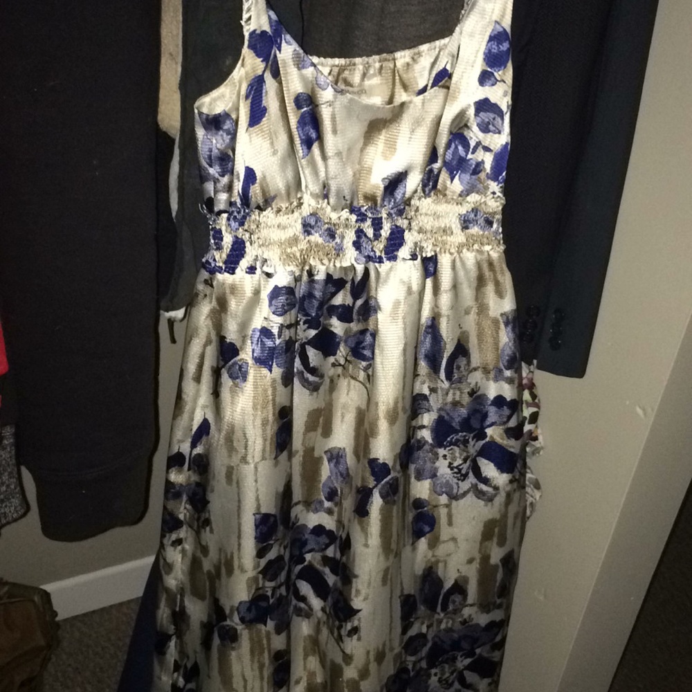 Dress - Picture 2 of 3